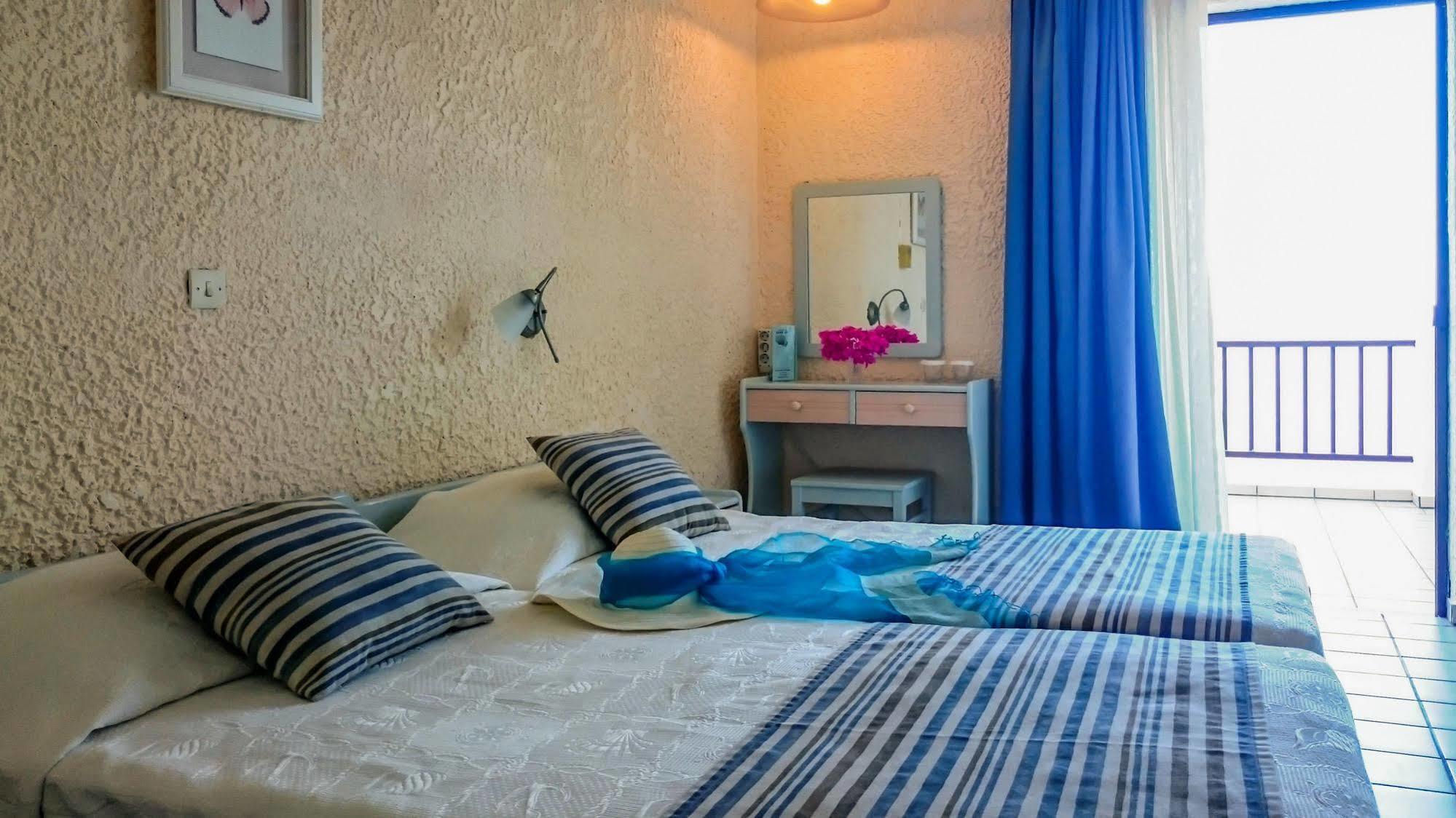 Cavos Bay Hotel & Studios Armenisztísz Kültér fotó